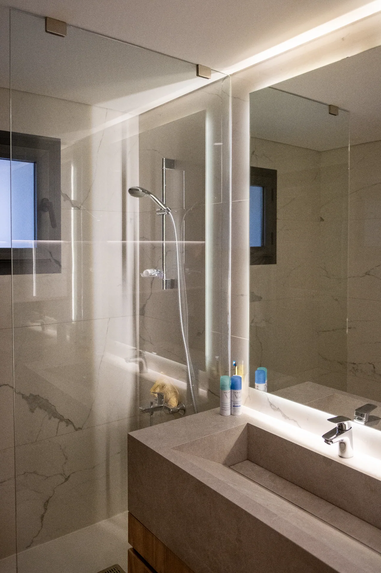 Veined Marble Ensuite — bathrooms renovation in Beirut by K.Renovation